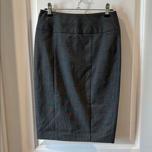 NWT Elegant Gray Pencil Skirt Size 0 Ruffle Detail